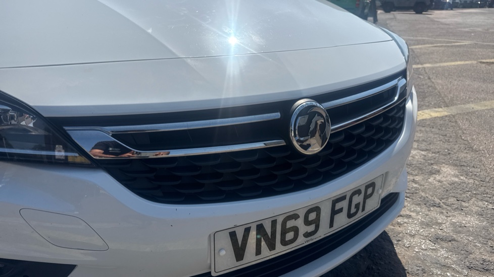 Vauxhall Astra 1.0T ecoTEC Design 5dr Petrol Hatchback - Image 22