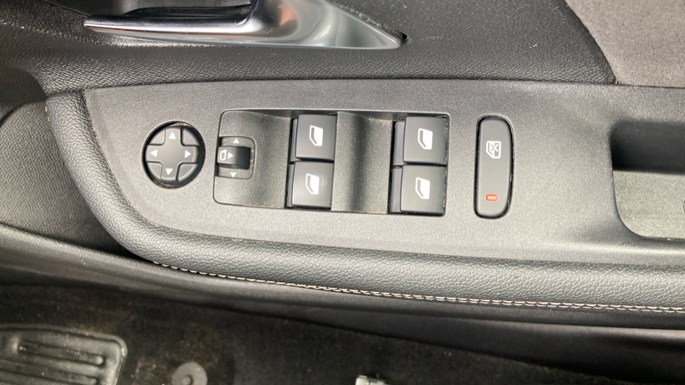 Vauxhall Mokka 100kW Launch Edition 50kWh 5dr Auto Electric Hatchback - Image 23