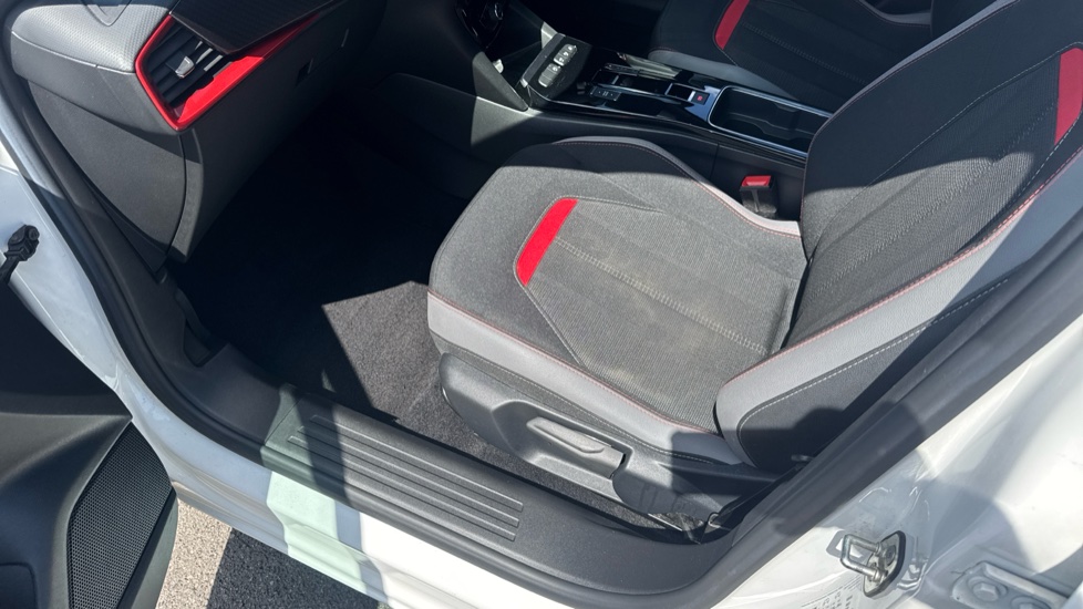 Vauxhall Mokka 100kW GS 50kWh 5dr Auto Electric Hatchback - Image 29
