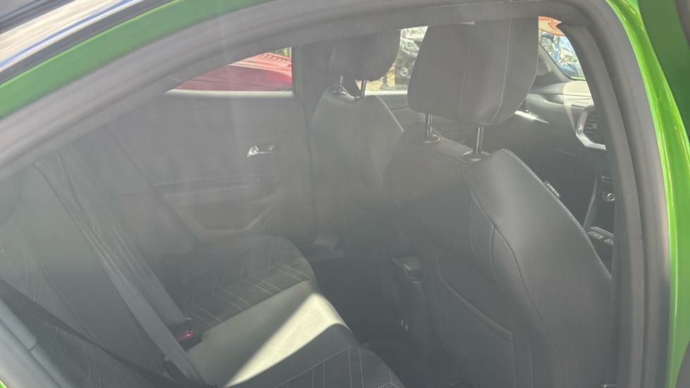 Vauxhall Mokka 100kW Ultimate 50kWh 5dr Auto Electric Hatchback - Image 16