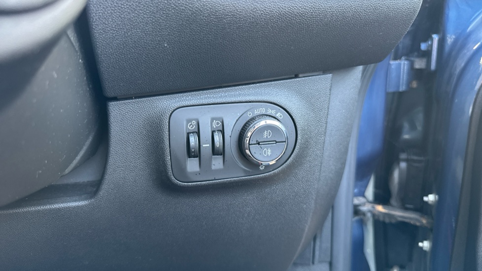 Vauxhall Corsa 1.4 ecoFLEX SRi 5dr Petrol Hatchback - Image 23