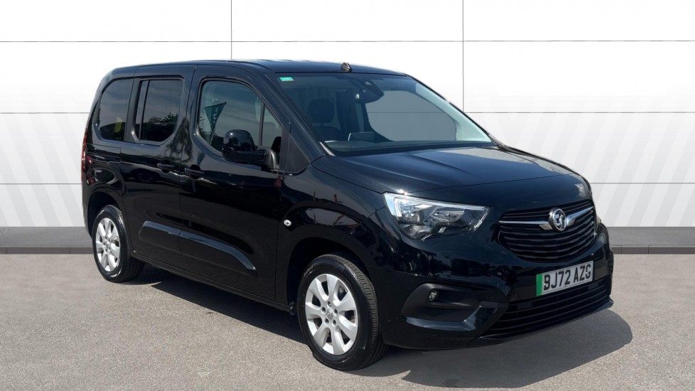 Vauxhall Combo Life 100kW SE 50kWh 5dr Auto Electric Estate - Image 1