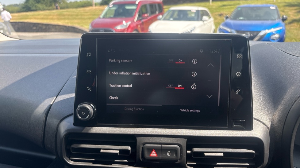 Vauxhall Combo Life 100kW SE 50kWh 5dr Auto Electric Estate - Image 23