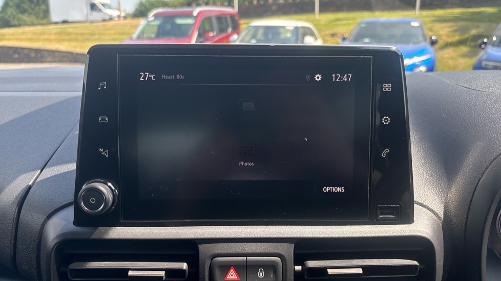 Vauxhall Combo Life 100kW SE 50kWh 5dr Auto Electric Estate - Image 25