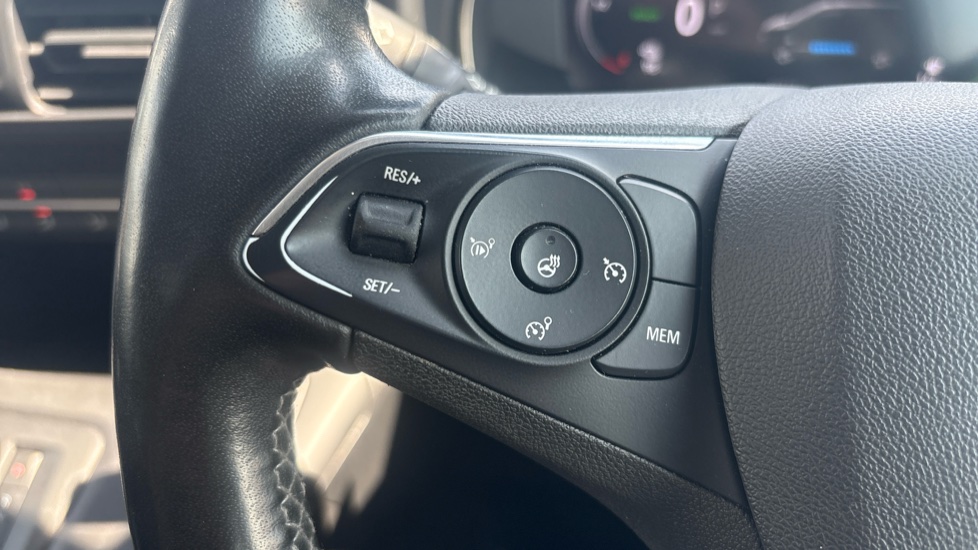 Vauxhall Combo Life 100kW SE 50kWh 5dr Auto Electric Estate - Image 29