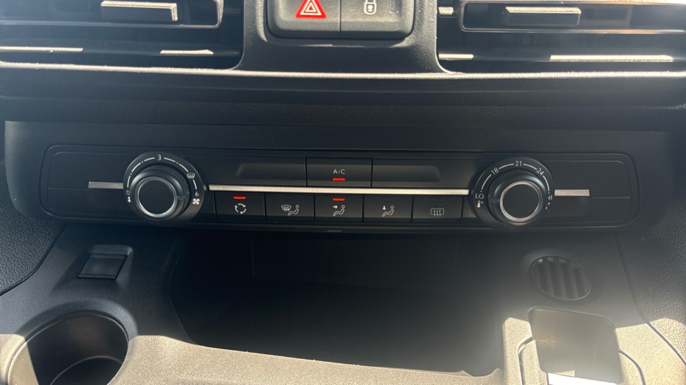 Vauxhall Combo Life 100kW SE 50kWh 5dr Auto Electric Estate - Image 31