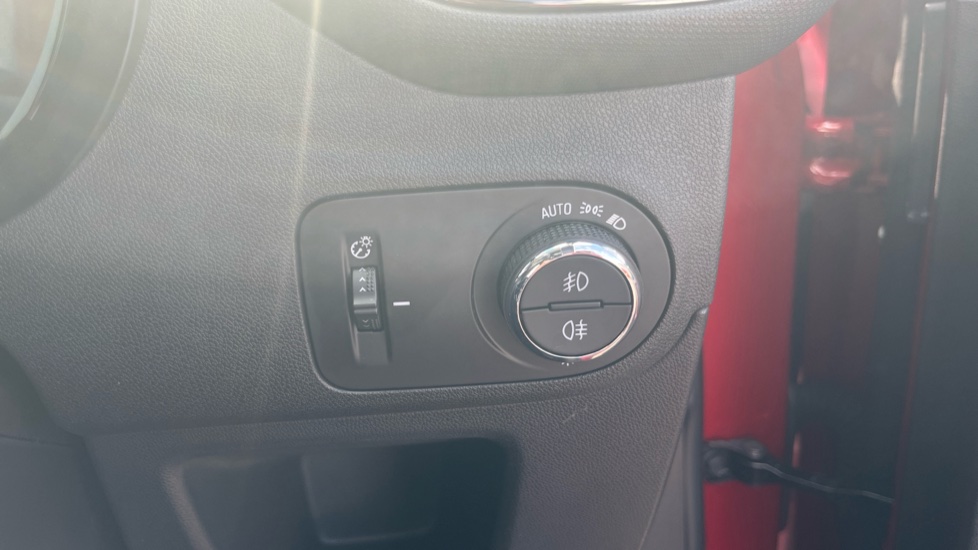 Vauxhall Crossland 1.2 Turbo SRi Nav 5dr Petrol Hatchback - Image 22