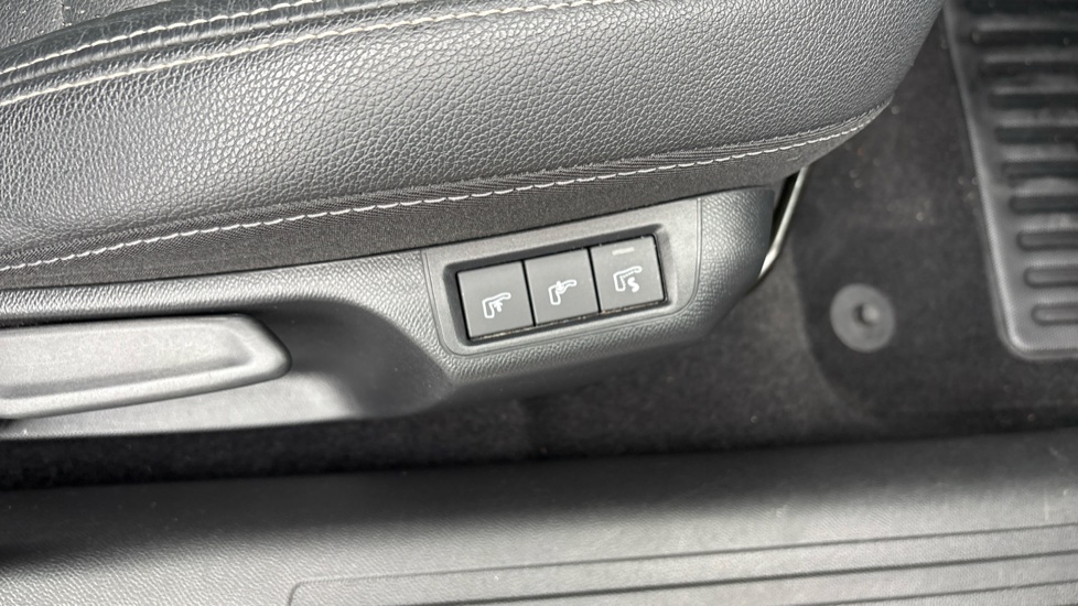 Vauxhall Mokka 100kW Ultimate Edition 50kWh 5dr Auto Electric Hatchback - Image 34