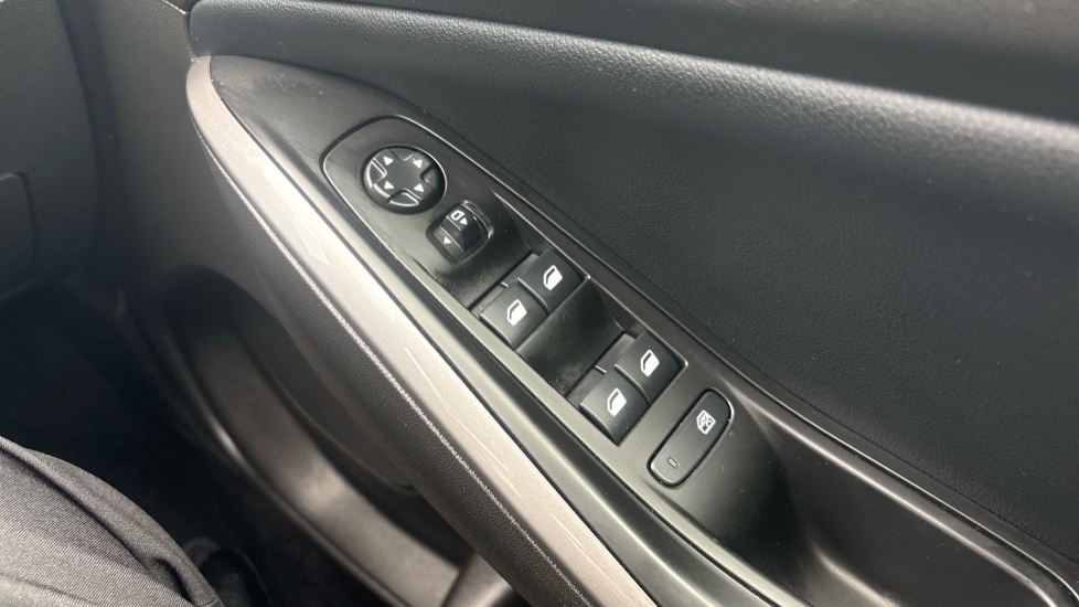Vauxhall Grandland 1.2 Turbo Ultimate 5dr Petrol Hatchback - Image 22