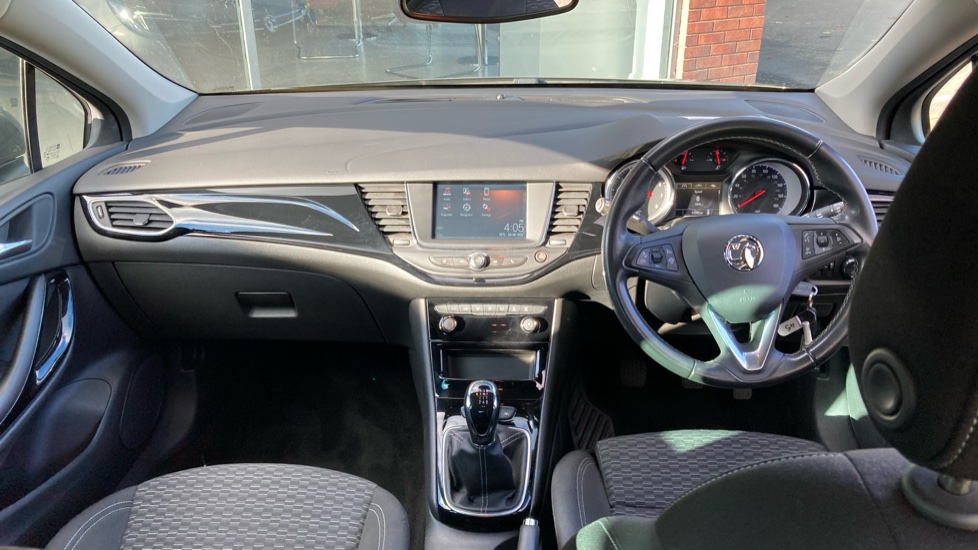 Vauxhall Astra 1.4T 16V 150 SRi Nav 5dr Petrol Hatchback - Image 10
