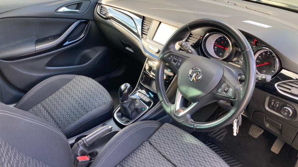 Vauxhall Astra 1.4T 16V 150 SRi Nav 5dr Petrol Hatchback - Image 14