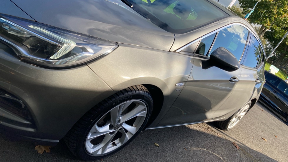 Vauxhall Astra 1.4T 16V 150 SRi Nav 5dr Petrol Hatchback - Image 22