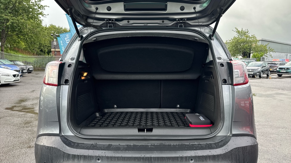 Vauxhall Crossland X 1.2T ecoTec [110] Tech Line Nav 5dr [6 Spd] [S/S] Petrol Hatchback - Image 4