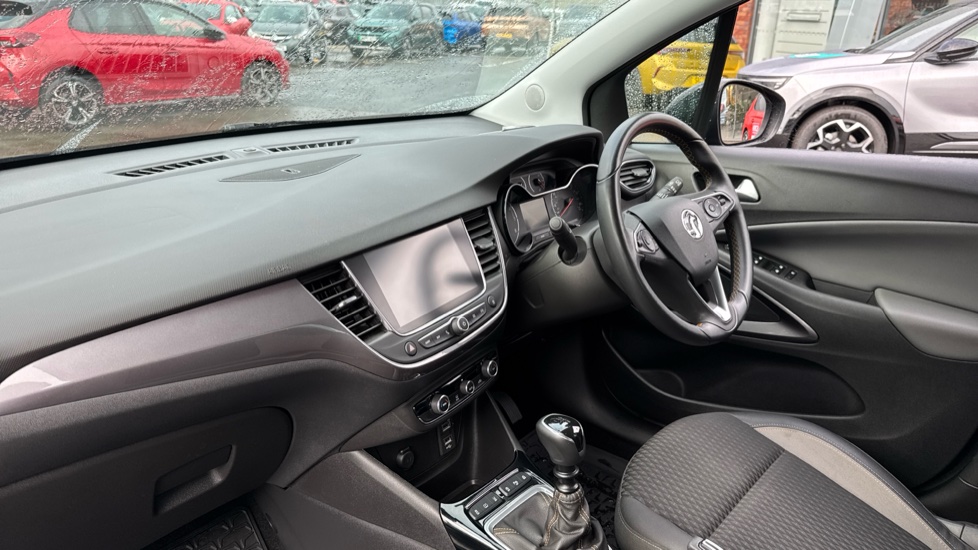 Vauxhall Crossland X 1.2T ecoTec [110] Tech Line Nav 5dr [6 Spd] [S/S] Petrol Hatchback - Image 9