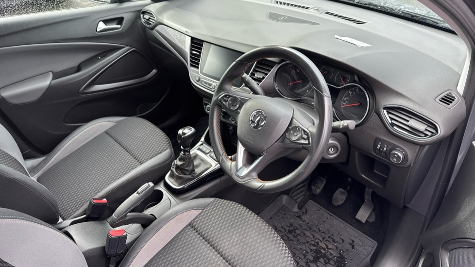 Vauxhall Crossland X 1.2T ecoTec [110] Tech Line Nav 5dr [6 Spd] [S/S] Petrol Hatchback - Image 11