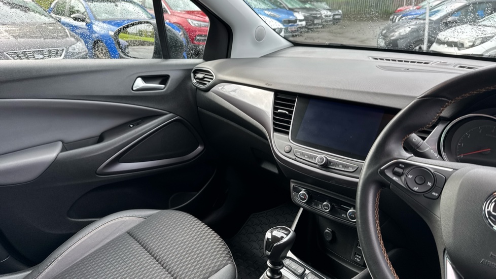 Vauxhall Crossland X 1.2T ecoTec [110] Tech Line Nav 5dr [6 Spd] [S/S] Petrol Hatchback - Image 14