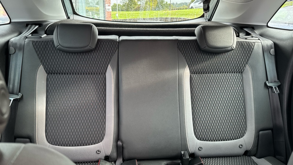 Vauxhall Crossland X 1.2T ecoTec [110] Tech Line Nav 5dr [6 Spd] [S/S] Petrol Hatchback - Image 15