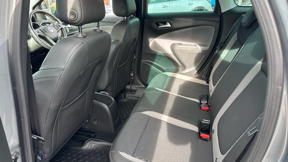 Vauxhall Crossland X 1.2T ecoTec [110] Tech Line Nav 5dr [6 Spd] [S/S] Petrol Hatchback - Image 16