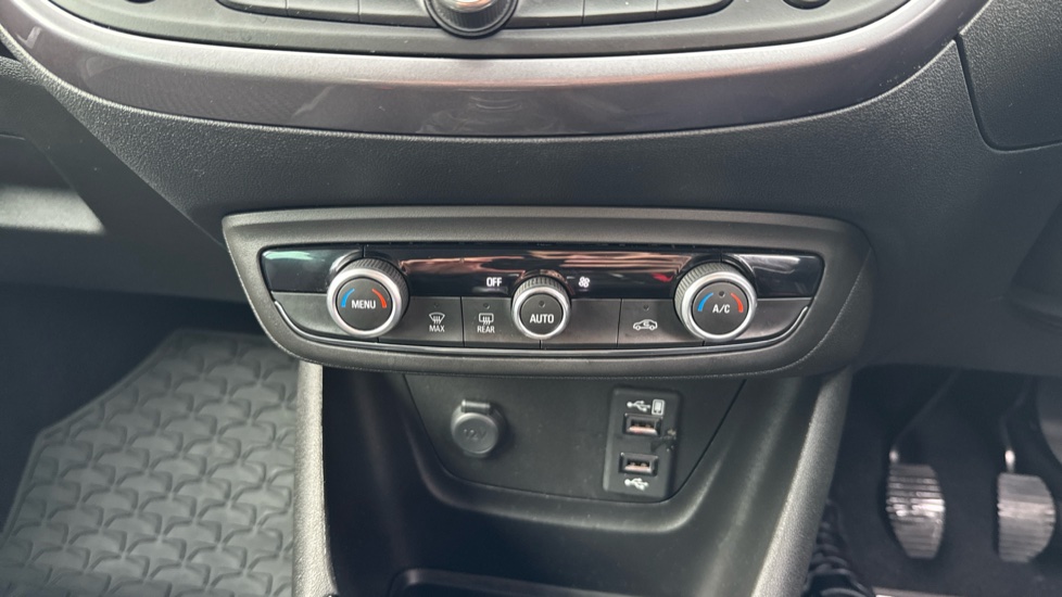 Vauxhall Crossland X 1.2T ecoTec [110] Tech Line Nav 5dr [6 Spd] [S/S] Petrol Hatchback - Image 22