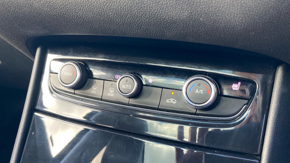 Vauxhall Grandland X 1.2 Turbo Sport Nav 5dr Petrol Hatchback - Image 23