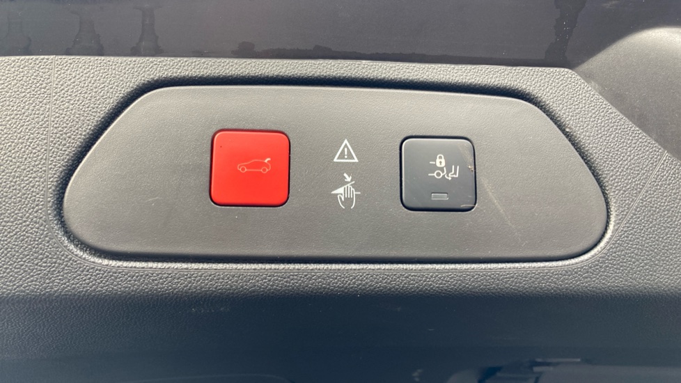 Vauxhall Grandland X 1.2 Turbo Sport Nav 5dr Petrol Hatchback - Image 29