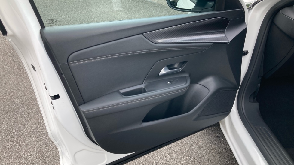 Vauxhall Mokka 100kW Ultimate 50kWh 5dr Auto Electric Hatchback - Image 35