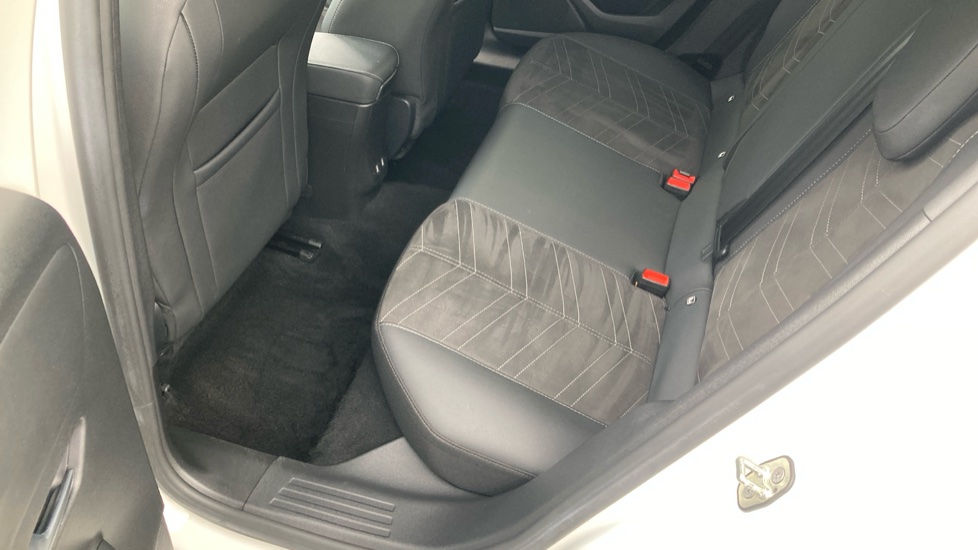 Vauxhall Mokka 100kW Ultimate 50kWh 5dr Auto Electric Hatchback - Image 36