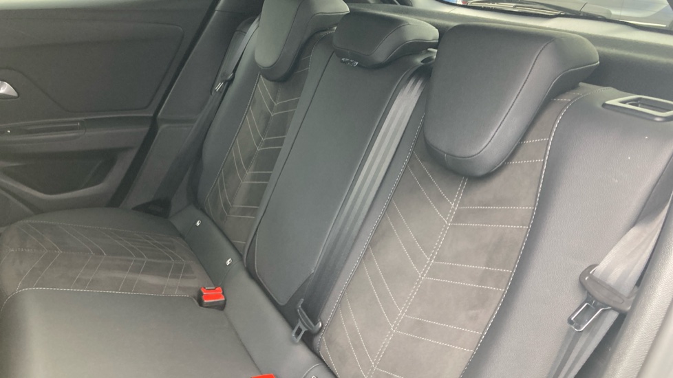 Vauxhall Mokka 100kW Ultimate 50kWh 5dr Auto Electric Hatchback - Image 37