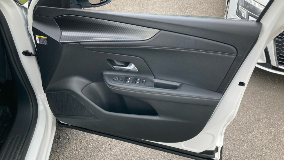 Vauxhall Mokka 100kW Ultimate 50kWh 5dr Auto Electric Hatchback - Image 38