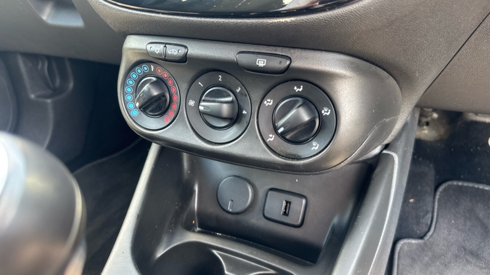 Vauxhall Corsa 1.4 Griffin 5dr Petrol Hatchback - Image 22