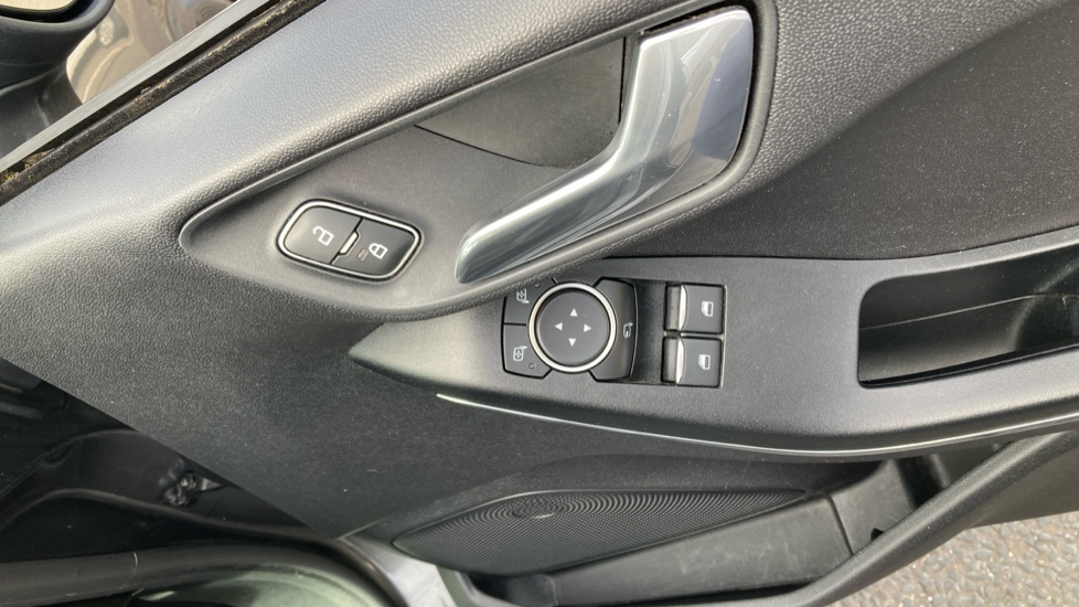 Ford Fiesta 1.0 EcoBoost Titanium 5dr Petrol Hatchback - Image 29