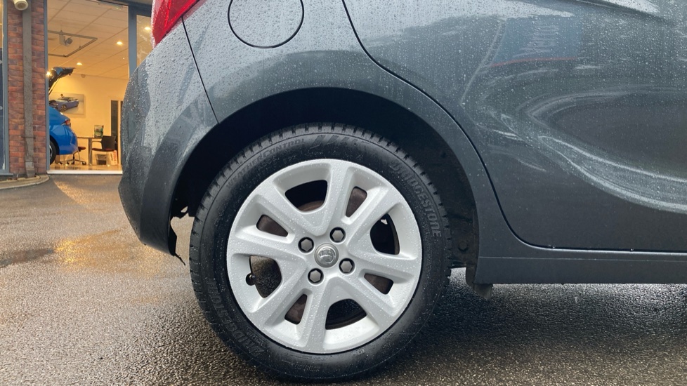 Vauxhall Viva 1.0 [73] SE 5dr [A/C] Petrol Hatchback - Image 7