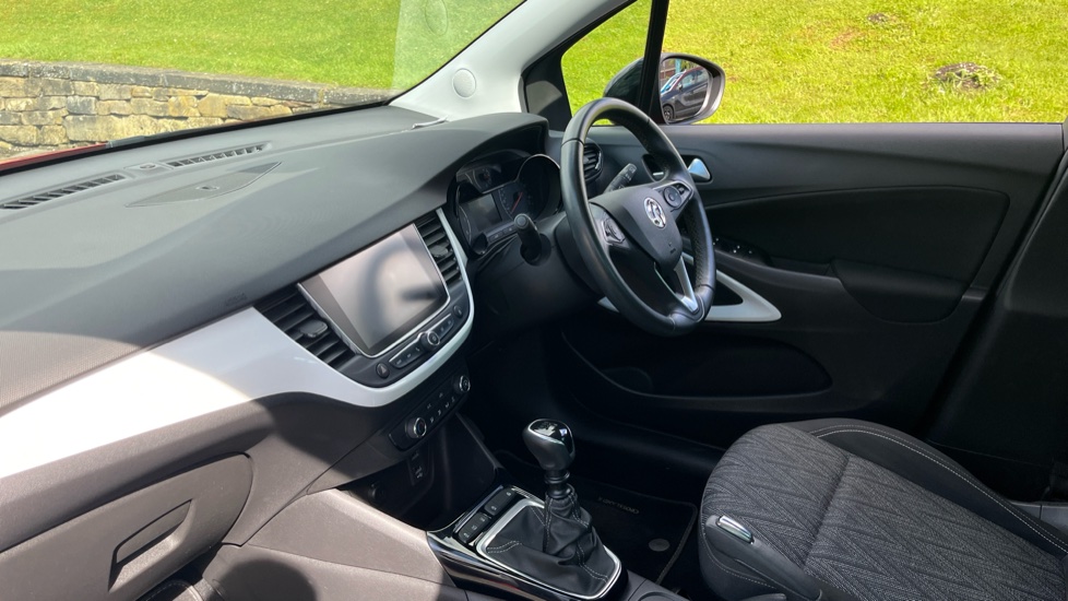 Vauxhall Crossland X 1.2T [110] SRi Nav 5dr [6 Spd] [S/S] Petrol Hatchback - Image 9