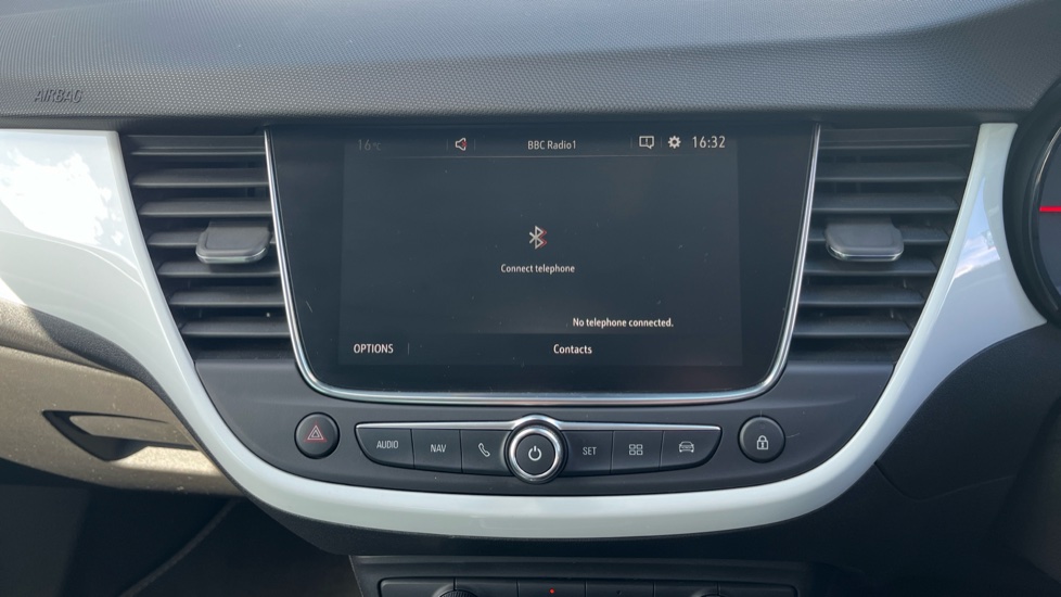 Vauxhall Crossland X 1.2T [110] SRi Nav 5dr [6 Spd] [S/S] Petrol Hatchback - Image 28