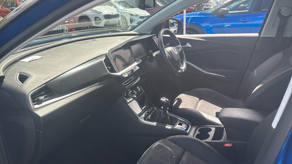Vauxhall Grandland 1.2 Turbo Ultimate 5dr Petrol Hatchback - Image 9