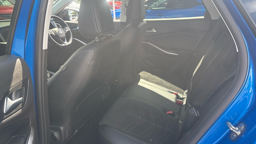 Vauxhall Grandland 1.2 Turbo Ultimate 5dr Petrol Hatchback - Image 16
