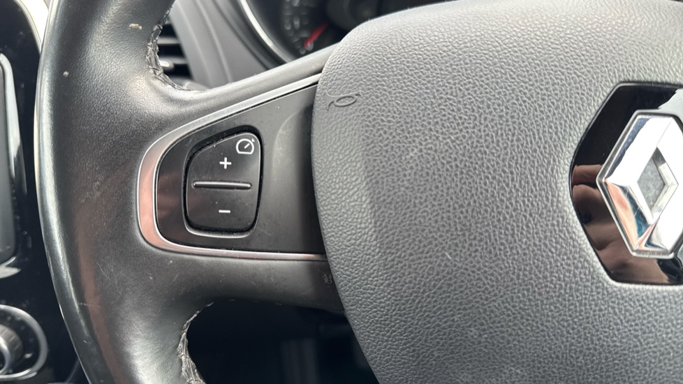 Renault Captur 1.5 dCi 110 Dynamique S Nav 5dr Diesel Hatchback - Image 32