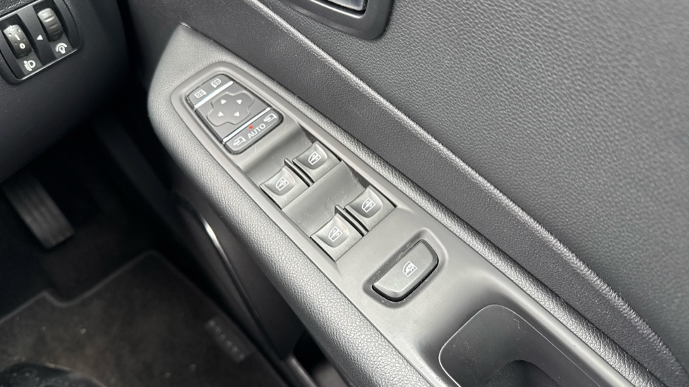 Renault Captur 1.5 dCi 110 Dynamique S Nav 5dr Diesel Hatchback - Image 34