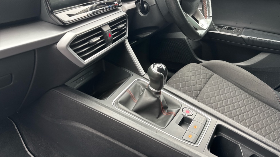 SEAT Leon 1.5 TSI EVO FR 5dr Petrol Estate - Image 13