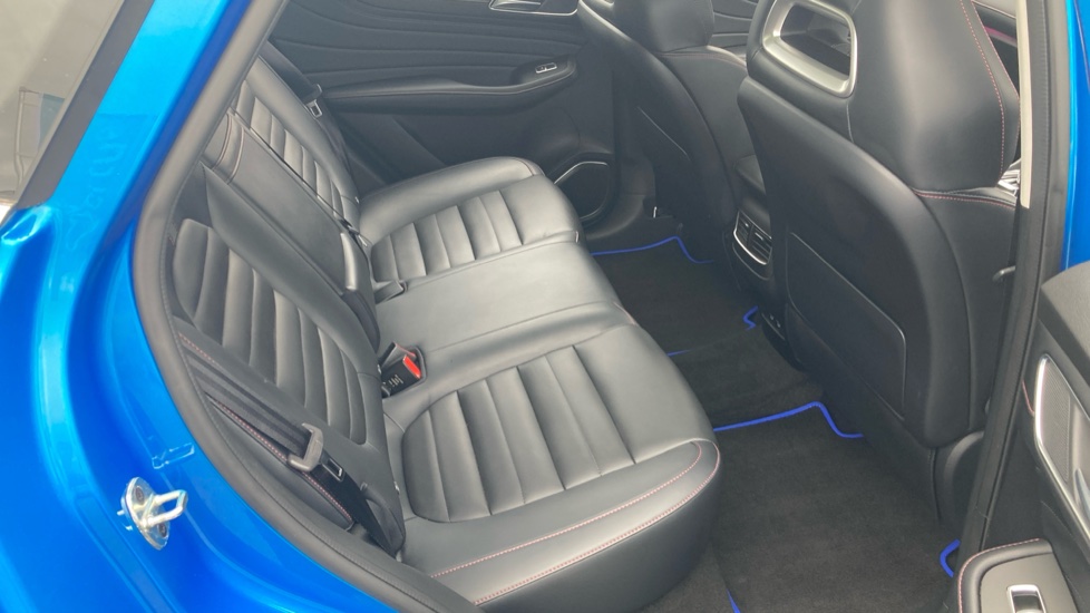 MG HS 1.5 T-GDI Exclusive 5dr DCT Petrol Hatchback - Image 16