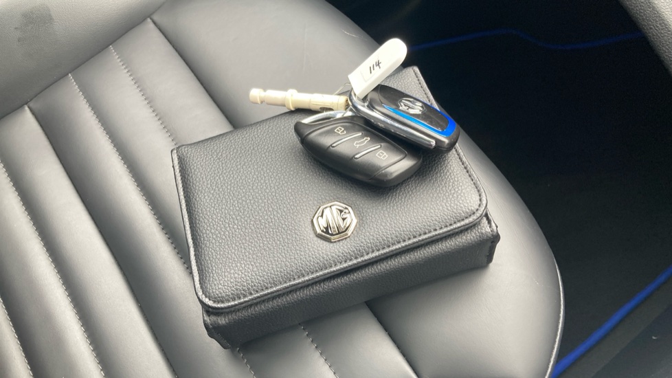 MG HS 1.5 T-GDI Exclusive 5dr DCT Petrol Hatchback - Image 19