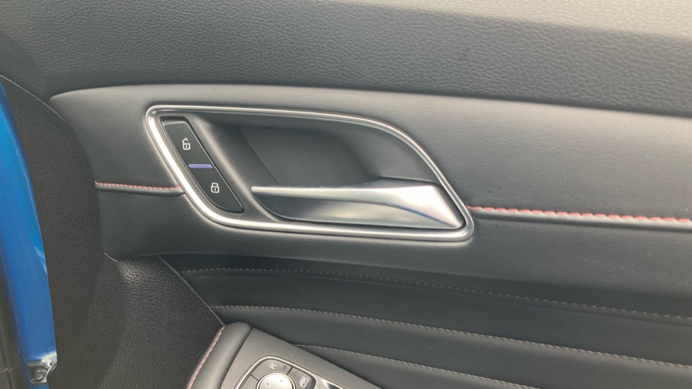 MG HS 1.5 T-GDI Exclusive 5dr DCT Petrol Hatchback - Image 35