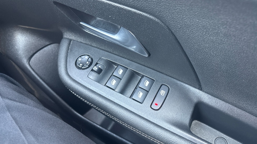 Vauxhall Mokka 100kW GS 50kWh 5dr Auto Electric Hatchback - Image 21