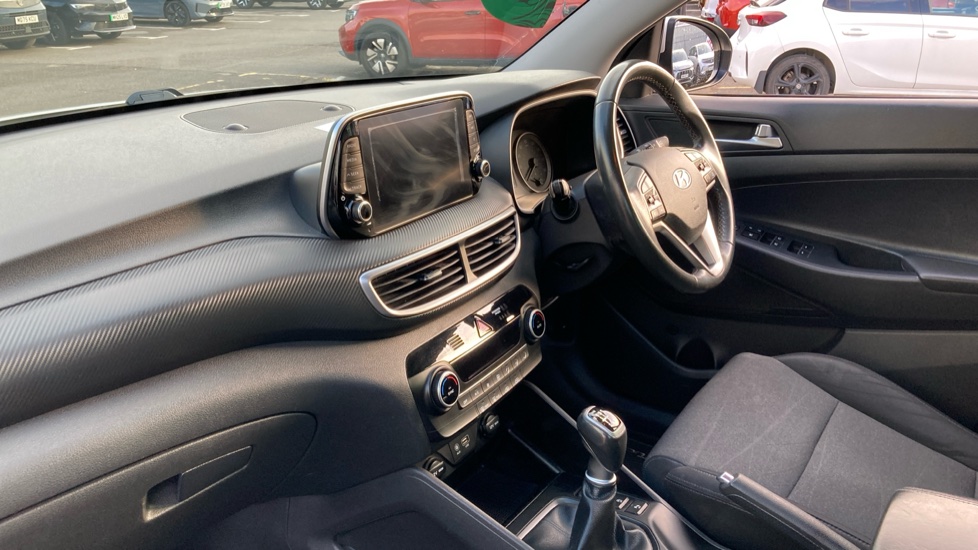 Hyundai TUCSON 1.6 GDi SE Nav 5dr 2WD Petrol Estate - Image 9