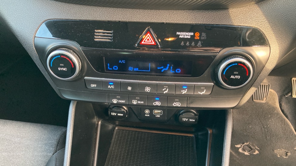 Hyundai TUCSON 1.6 GDi SE Nav 5dr 2WD Petrol Estate - Image 27