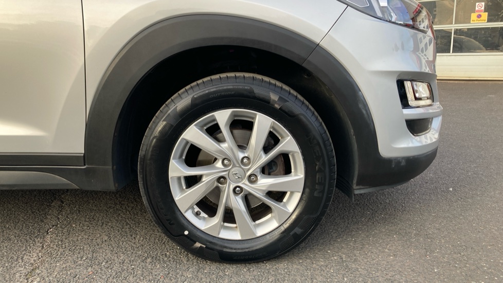 Hyundai TUCSON 1.6 GDi SE Nav 5dr 2WD Petrol Estate - Image 30