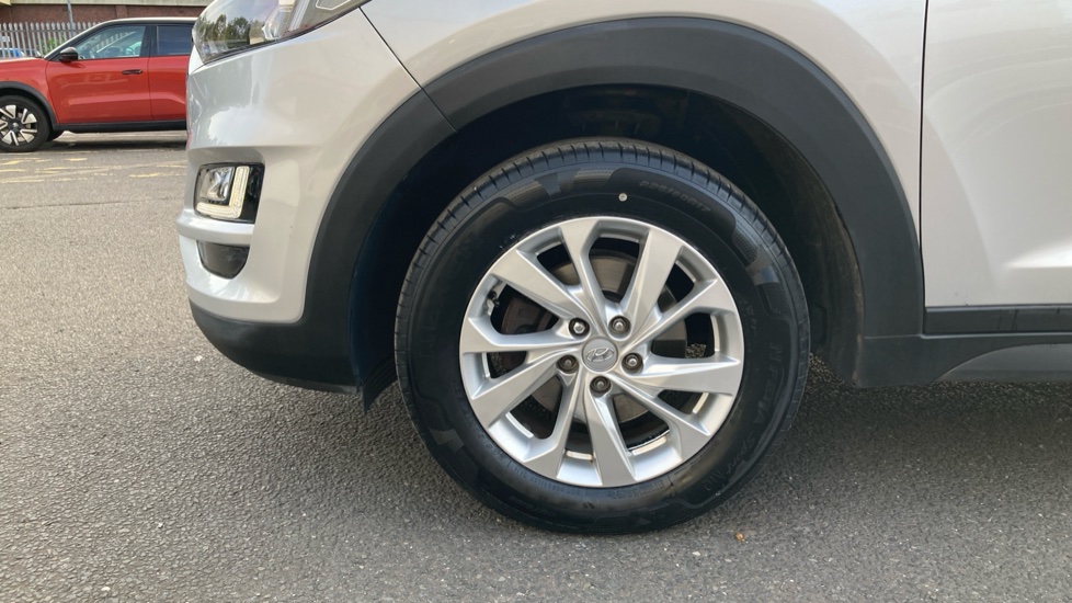 Hyundai TUCSON 1.6 GDi SE Nav 5dr 2WD Petrol Estate - Image 31