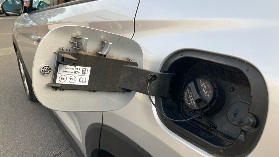Hyundai TUCSON 1.6 GDi SE Nav 5dr 2WD Petrol Estate - Image 33