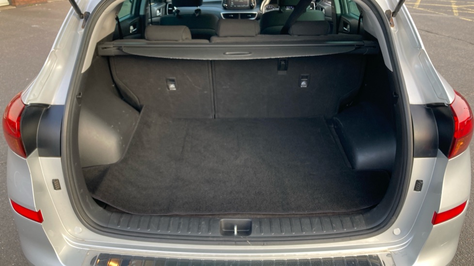 Hyundai TUCSON 1.6 GDi SE Nav 5dr 2WD Petrol Estate - Image 34