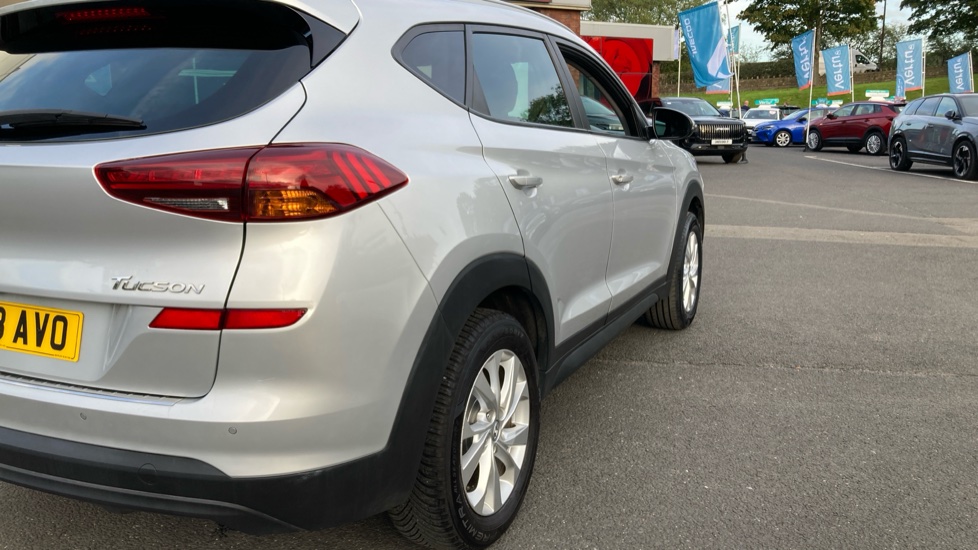 Hyundai TUCSON 1.6 GDi SE Nav 5dr 2WD Petrol Estate - Image 39